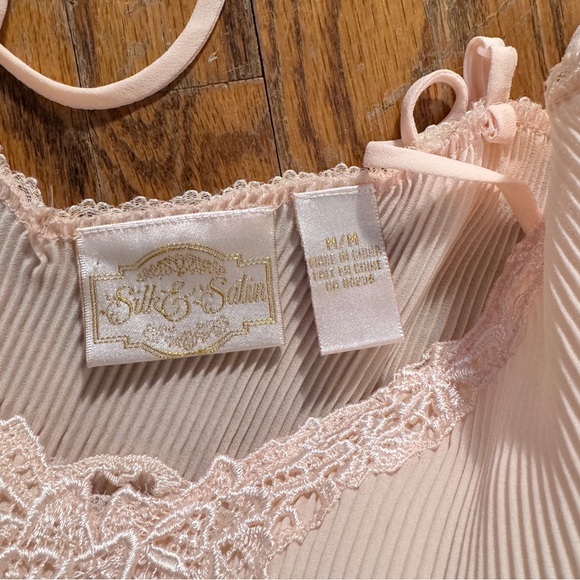 Vintage Silk&Satin Plisse Lace Trim Sleepwear Set in blush pink - Size M - Picture 10 of 15